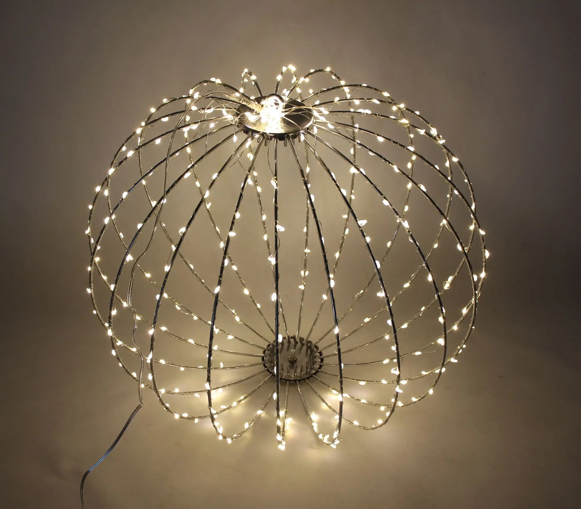 LED-Kugel "Shine", groß im Frank Flechtwaren Online Shop für Gartenbeleuchtung kaufen LED-Kugel "Shine", groß im Frank Flechtwaren Online Shop für Gartenbeleuchtung kaufen
